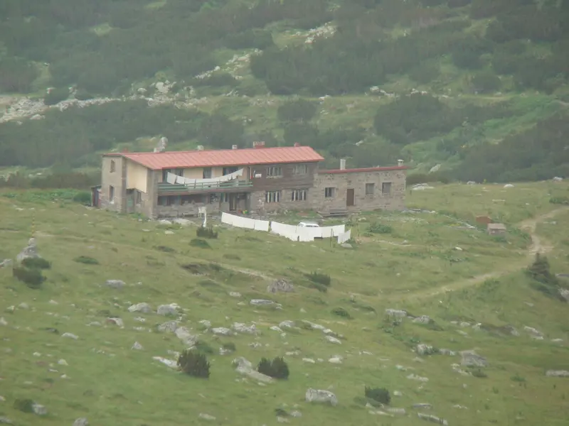 Zavrachitsa Hut