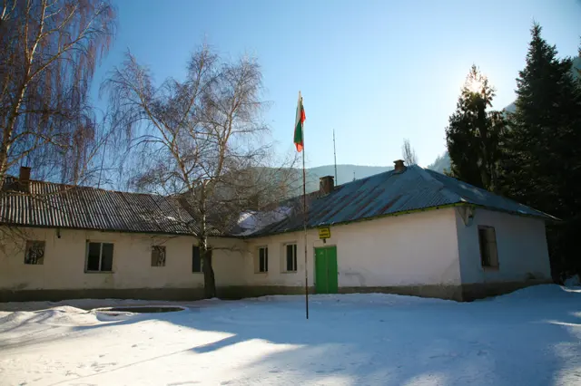 Slavyanka Hut
