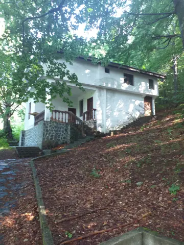Hvoynova Polyana Hut