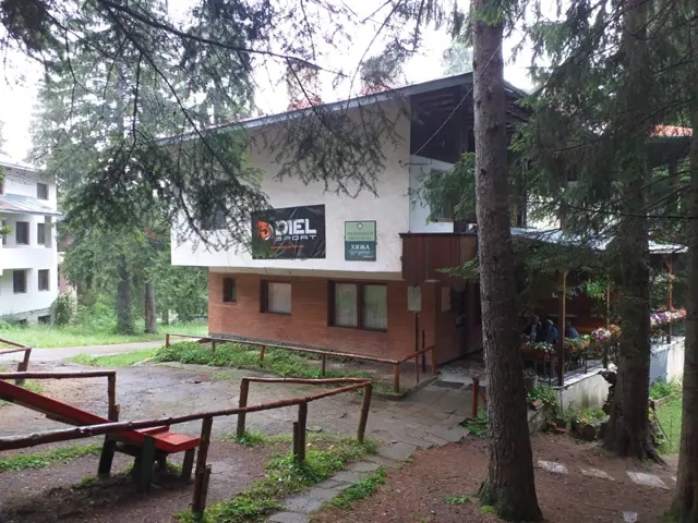 Gurgulitsa Hut
