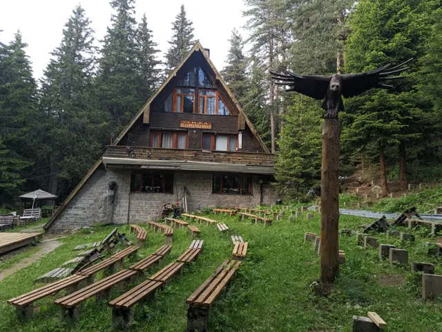 Planinarska Pesen Hut