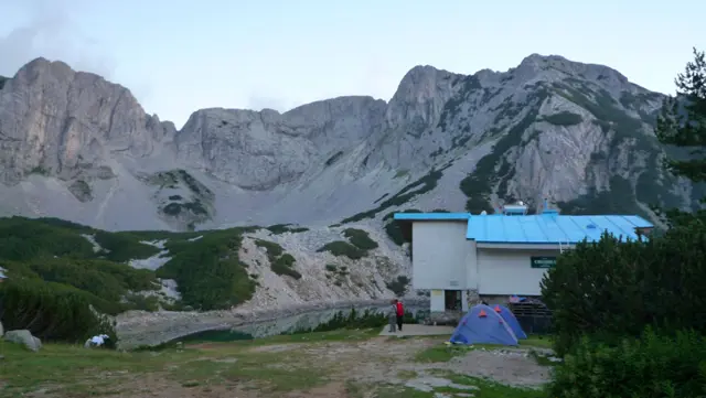 Sinanitsa Hut