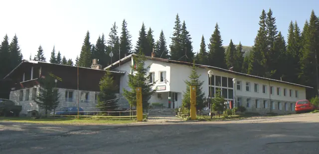 Kom Hut (new)