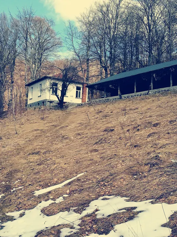 Leskova Hut