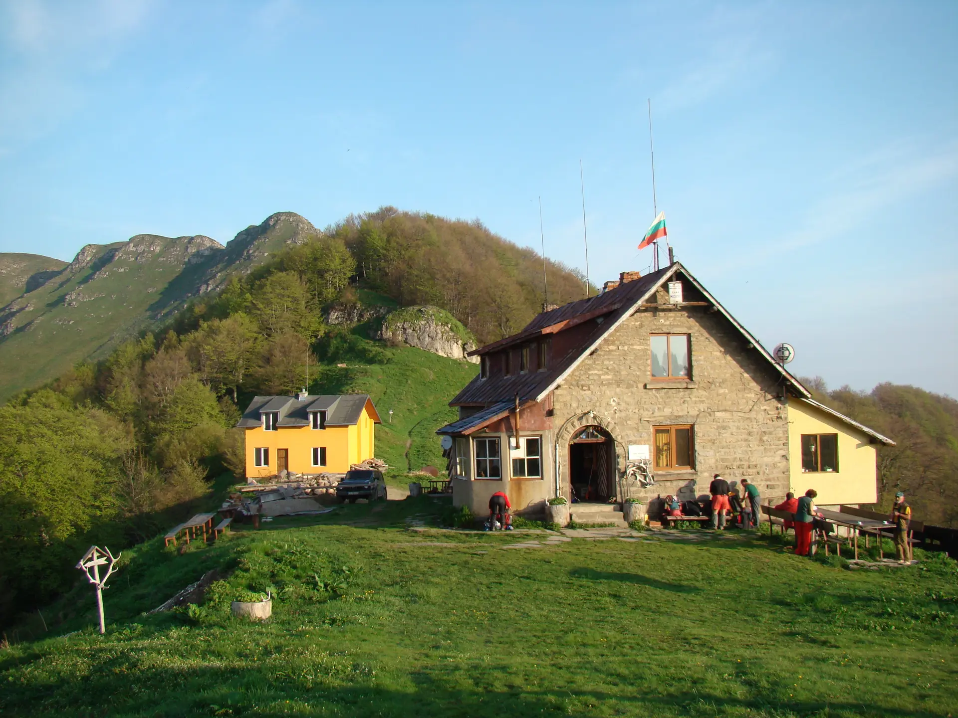 Mazalat Hut