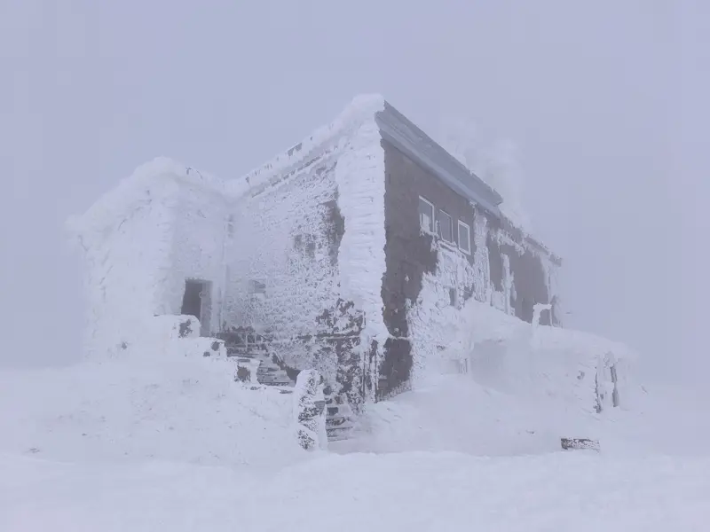 Cherni Vrah Shelter