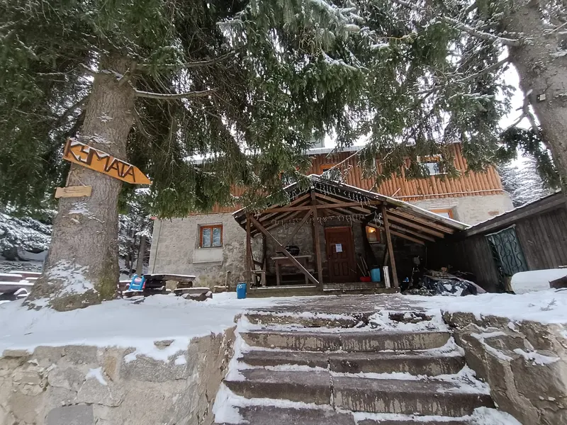 Kumata Hut