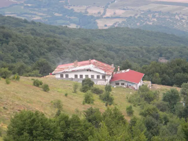 Sokolna Hut