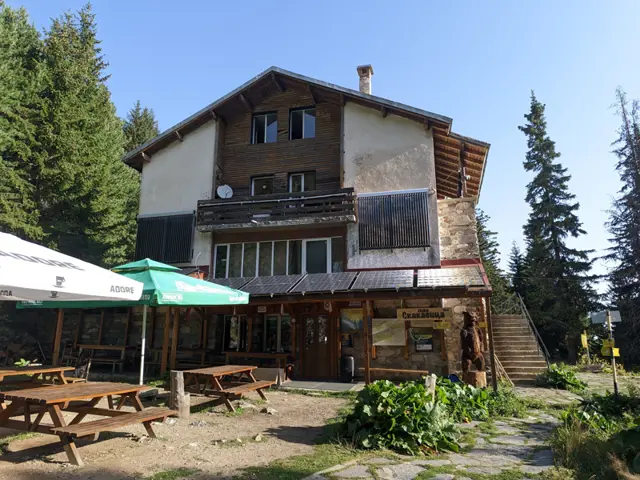 Skakavitsa Hut