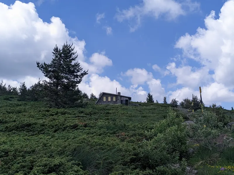 Ushite Shelter