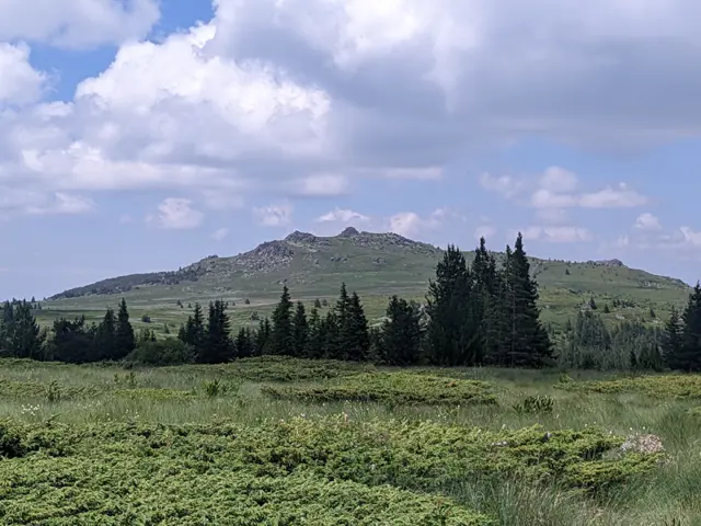 Ushite Peak