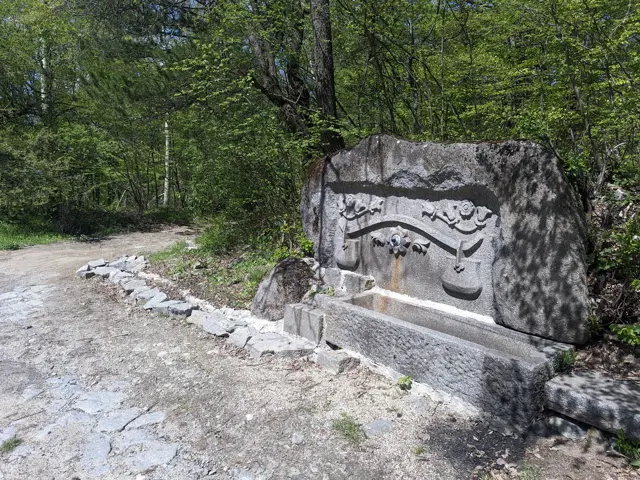Fountain next to the bear museum