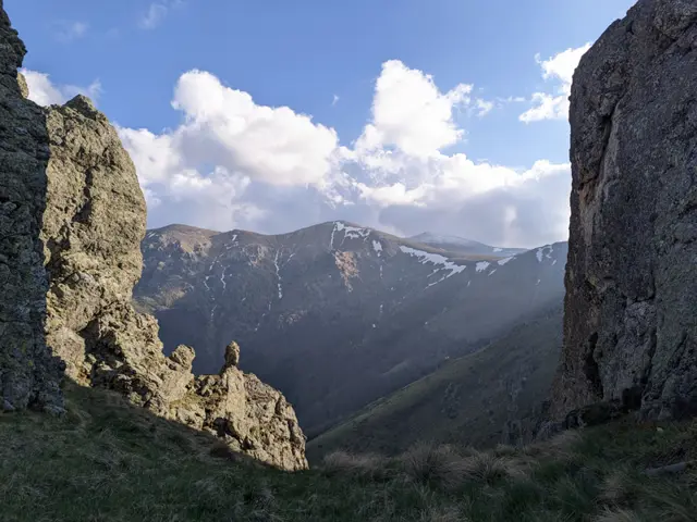 Peeshti Skali Rock Formation