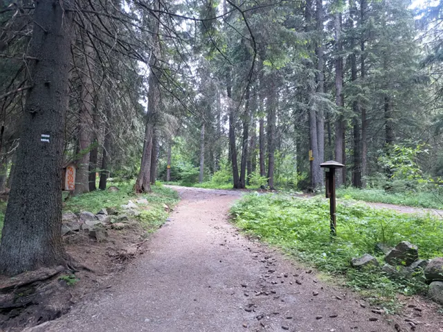 Kompositorite Hut – Zlatnite Mostove (skirting the BNR Hut)
