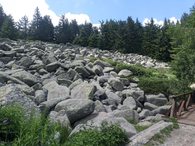 Aleko Hut - Kamen Del Peak - Zlatnite Mostove
