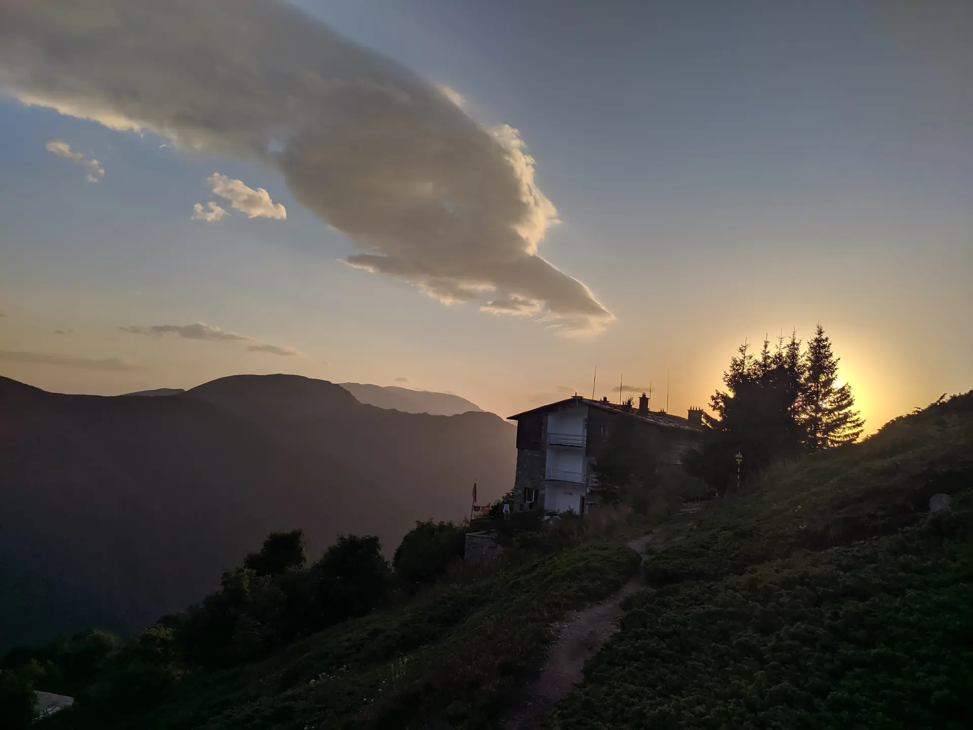 Shelter "Orlovo Gnezdo" - Kozyа Stena Peak - Kozyа Stena Hut